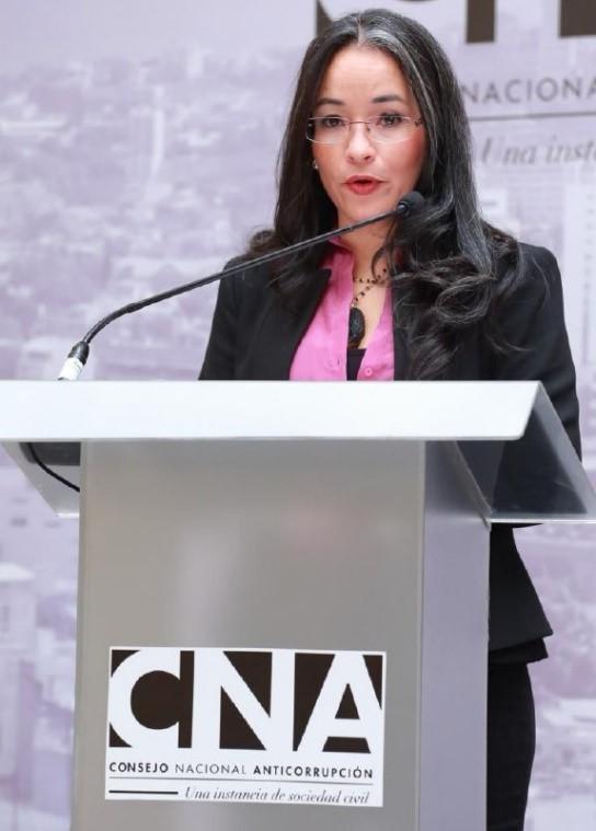 Gabriela Castellanos, directora ejecutiva del CNA, es reconocida internacionalmente como «Campeona Anticorrupción»